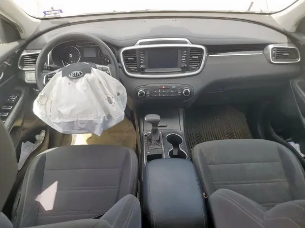 5XYPG4A32KG504380 2019 KIA SORENTO - Image 8