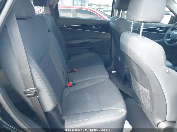 5XYPG4A32KG517128 2019 KIA SORENTO - Image 8