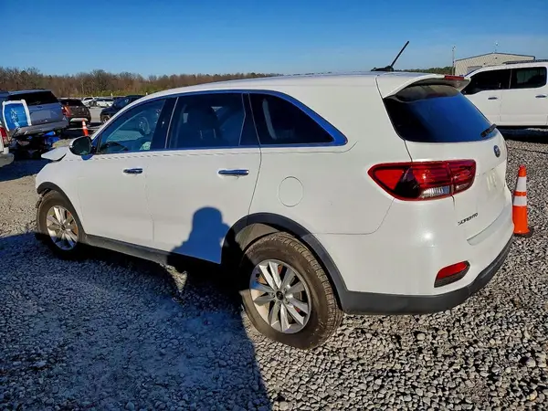 5XYPG4A32KG520949 2019 KIA SORENTO - Image 2