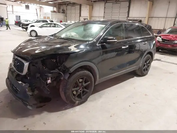 5XYPG4A32KG530249 2019 KIA SORENTO - Image 2