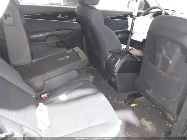 5XYPG4A32KG530249 2019 KIA SORENTO - Image 8