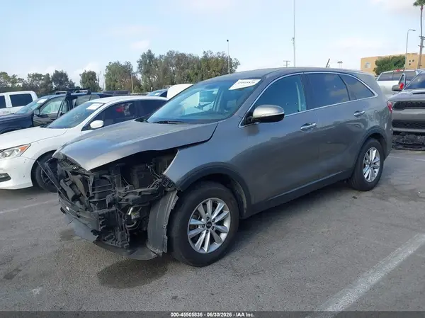 5XYPG4A32KG536181 2019 KIA SORENTO - Image 2
