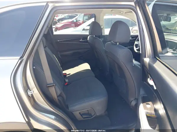 5XYPG4A32KG536200 2019 KIA SORENTO - Image 8