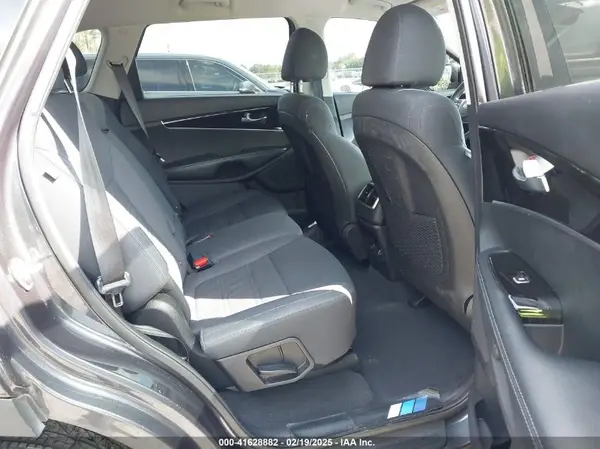 5XYPG4A32KG538030 2019 KIA SORENTO - Image 8