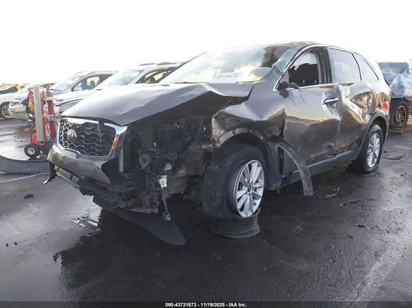 5XYPG4A32KG538450 2019 KIA SORENTO - Image 2