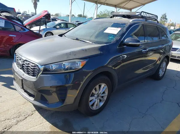 5XYPG4A32KG538688 2019 KIA SORENTO - Image 2