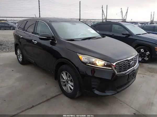 5XYPG4A32KG538898 2019 KIA SORENTO - Image 1