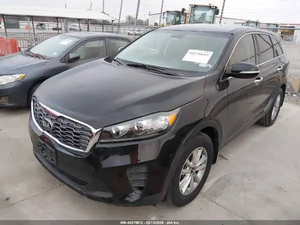 5XYPG4A32KG538898 2019 KIA SORENTO - Image 2