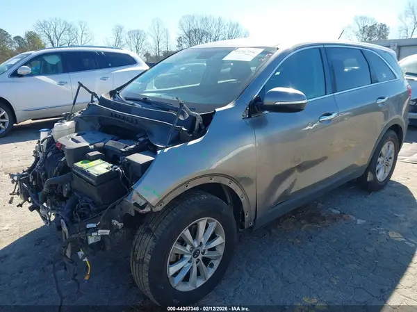 5XYPG4A32KG541543 2019 KIA SORENTO - Image 2