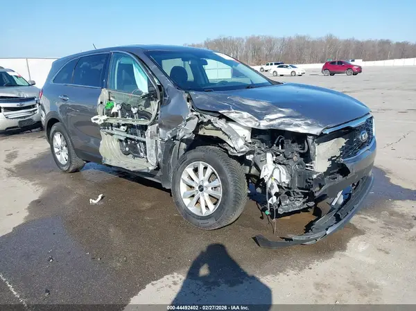 5XYPG4A32KG542675 2019 KIA SORENTO - Image 1