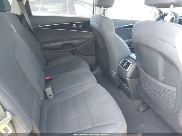 5XYPG4A32KG547178 2019 KIA SORENTO - Image 8