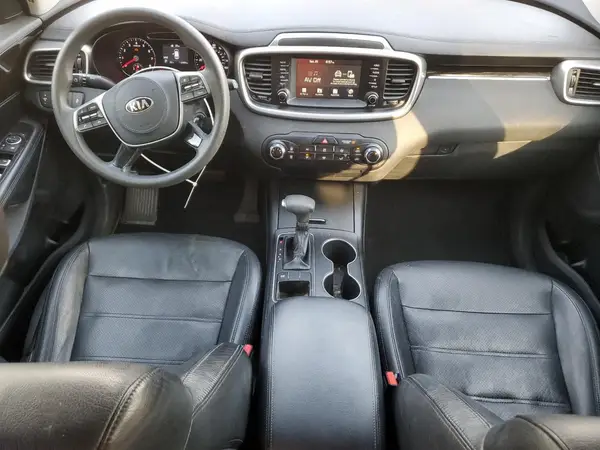 5XYPG4A32KG547875 2019 KIA SORENTO - Image 8