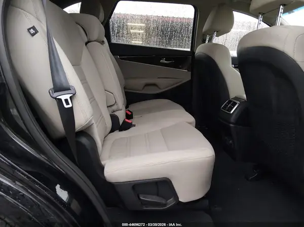 5XYPG4A32KG550050 2019 KIA SORENTO - Image 8