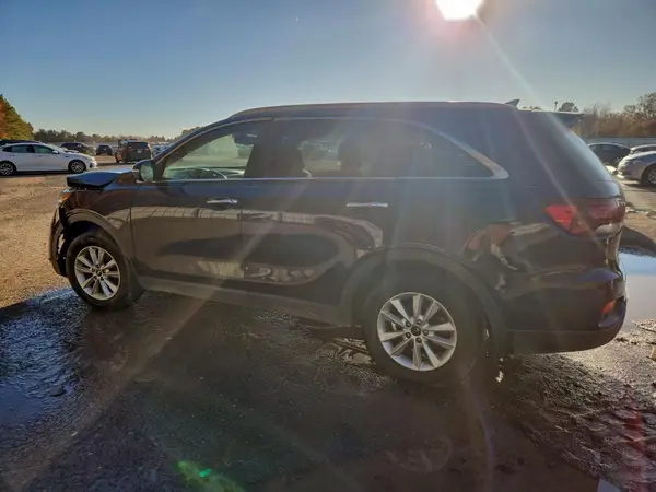 5XYPG4A32KG551649 2019 KIA SORENTO - Image 2