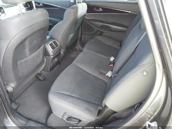 5XYPG4A32KG553238 2019 KIA SORENTO - Image 8