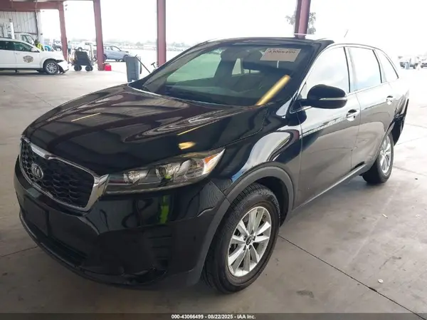 5XYPG4A32KG555104 2019 KIA SORENTO - Image 2
