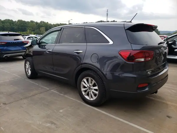 5XYPG4A32KG556270 2019 KIA SORENTO - Image 2