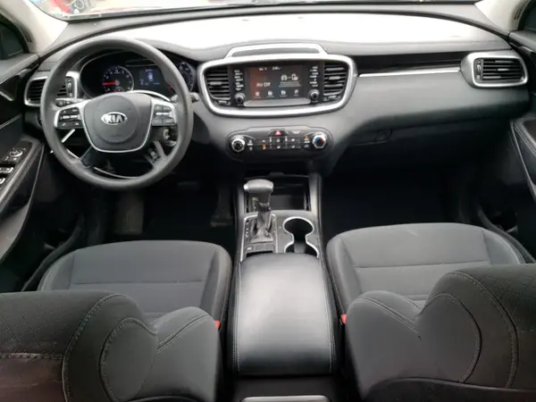 5XYPG4A32KG556270 2019 KIA SORENTO - Image 8