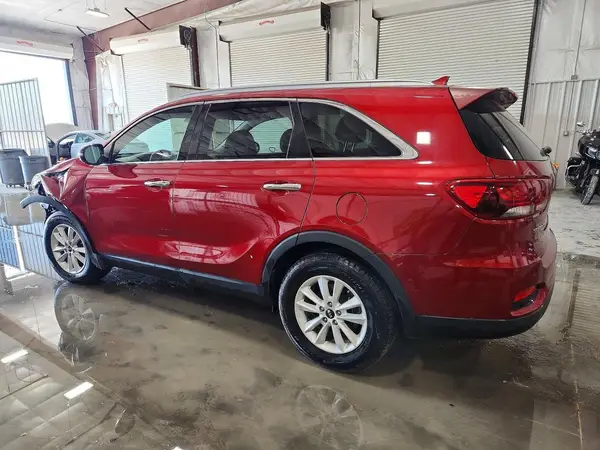 5XYPG4A32KG557158 2019 KIA SORENTO - Image 2