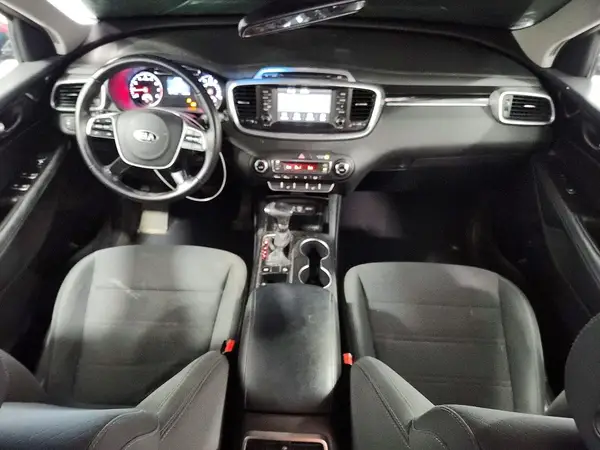 5XYPG4A32KG557158 2019 KIA SORENTO - Image 8