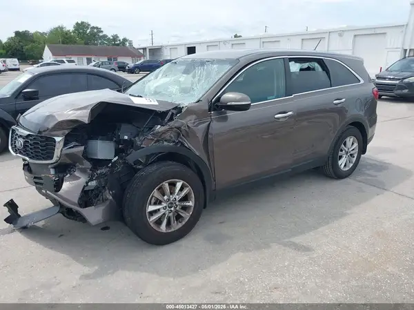 5XYPG4A32KG560125 2019 KIA SORENTO - Image 2