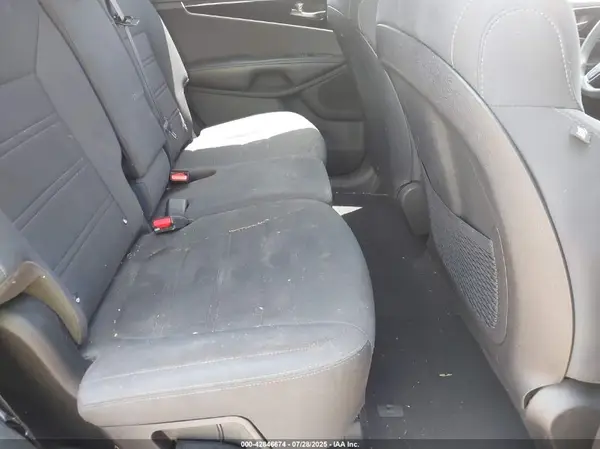 5XYPG4A32KG562991 2019 KIA SORENTO - Image 8