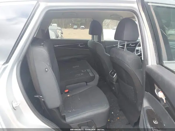 5XYPG4A32KG563218 2019 KIA SORENTO - Image 8