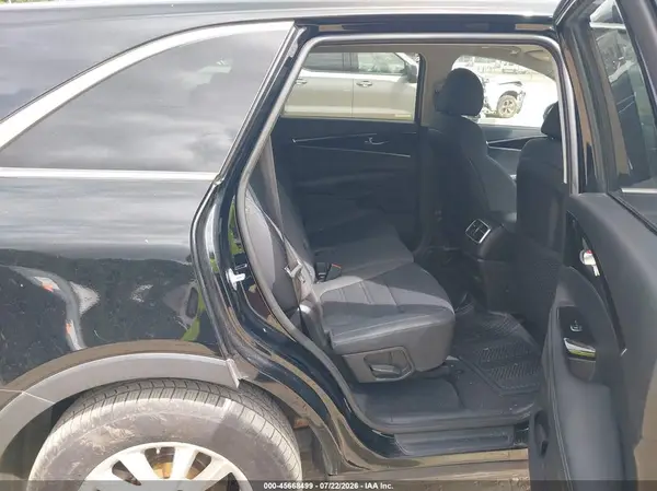 5XYPG4A32KG564045 2019 KIA SORENTO - Image 8