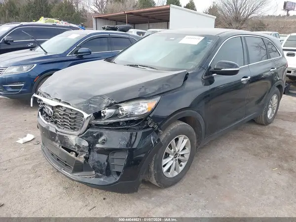 5XYPG4A32KG564062 2019 KIA SORENTO - Image 2