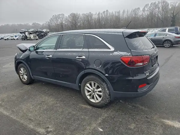 5XYPG4A32KG564773 2019 KIA SORENTO - Image 2