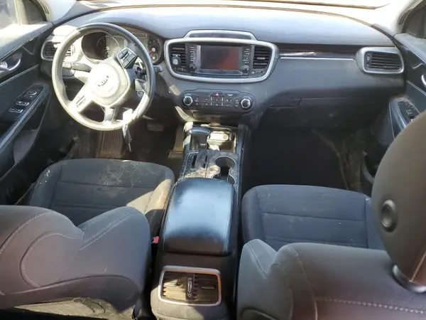 5XYPG4A32KG565874 2019 KIA SORENTO - Image 8