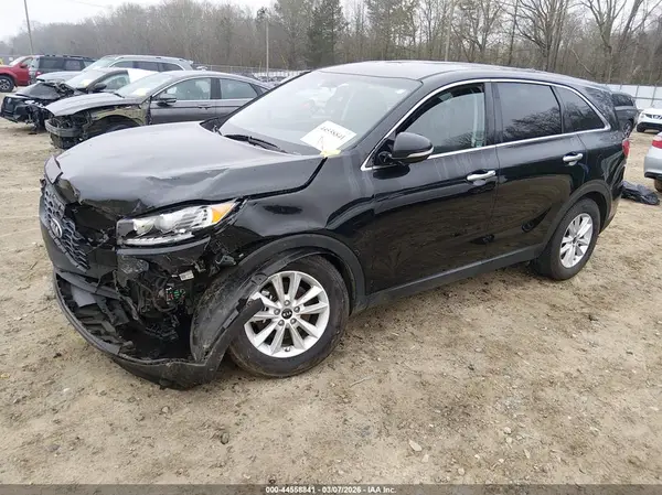 5XYPG4A32KG567530 2019 KIA SORENTO - Image 2
