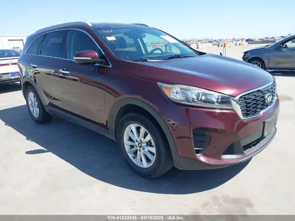 5XYPG4A32KG568841 2019 KIA SORENTO - Image 1