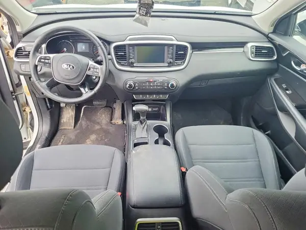 5XYPG4A32KG570847 2019 KIA SORENTO - Image 8