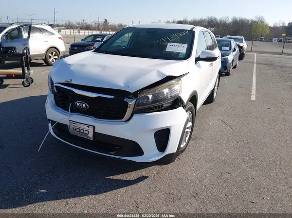 5XYPG4A32KG571187 2019 KIA SORENTO - Image 2