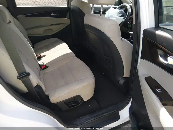 5XYPG4A32KG571187 2019 KIA SORENTO - Image 8