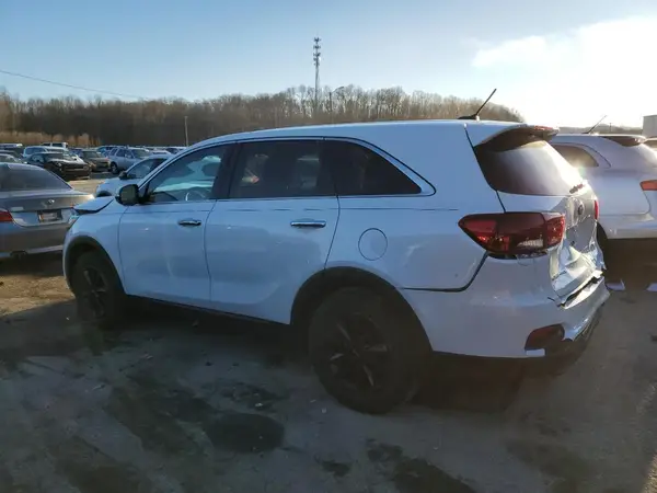 5XYPG4A32KG575627 2019 KIA SORENTO - Image 2