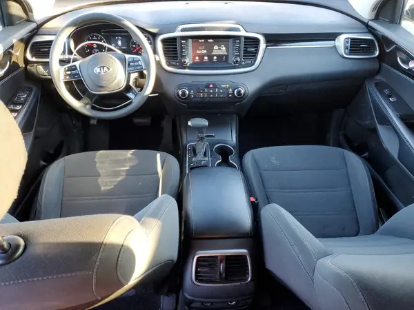 5XYPG4A32KG575627 2019 KIA SORENTO - Image 8