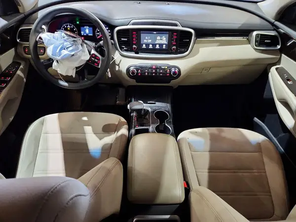 5XYPG4A32KG575806 2019 KIA SORENTO - Image 8