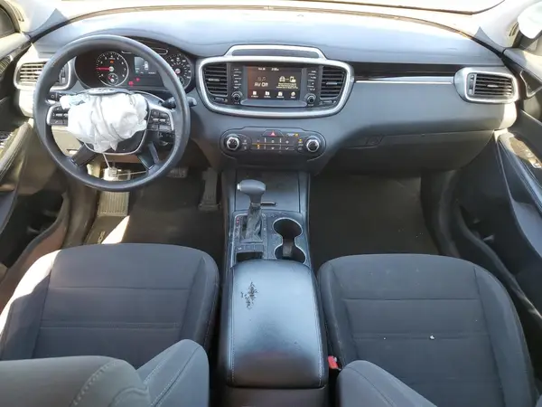 5XYPG4A32KG577376 2019 KIA SORENTO - Image 8