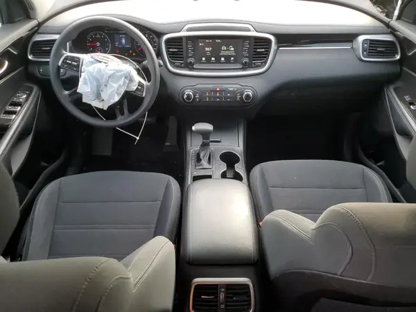 5XYPG4A32KG577670 2019 KIA SORENTO - Image 8