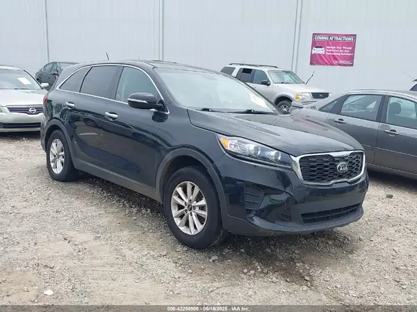 5XYPG4A32KG580102 2019 KIA SORENTO - Image 1