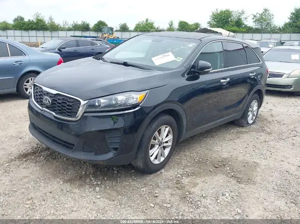 5XYPG4A32KG580102 2019 KIA SORENTO - Image 2