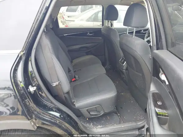 5XYPG4A32KG580102 2019 KIA SORENTO - Image 8