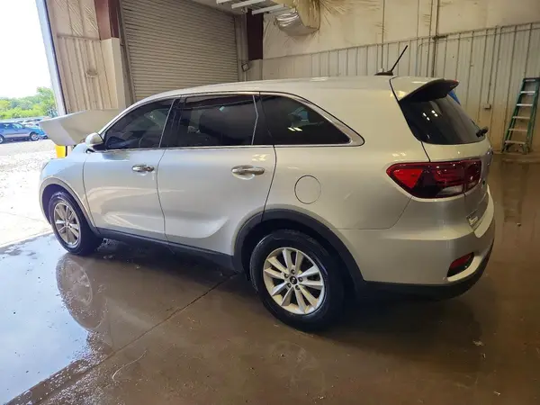5XYPG4A32KG581086 2019 KIA SORENTO - Image 2