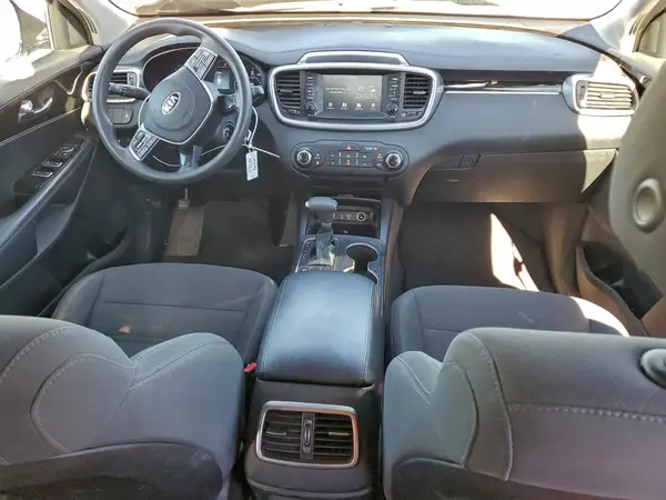 5XYPG4A32KG583551 2019 KIA SORENTO - Image 8