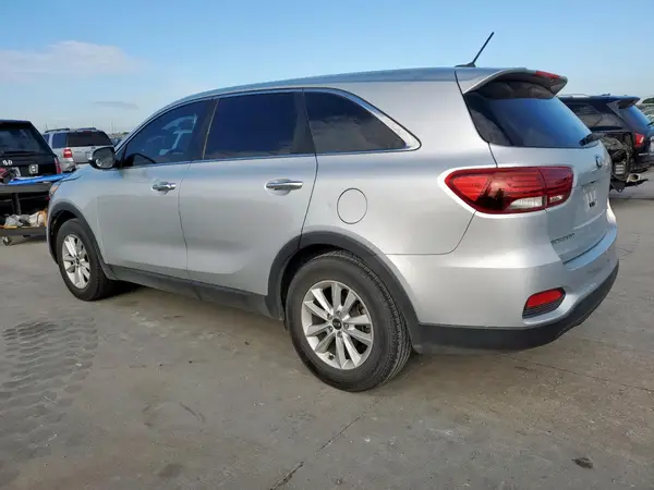 5XYPG4A32KG592413 2019 KIA SORENTO - Image 2