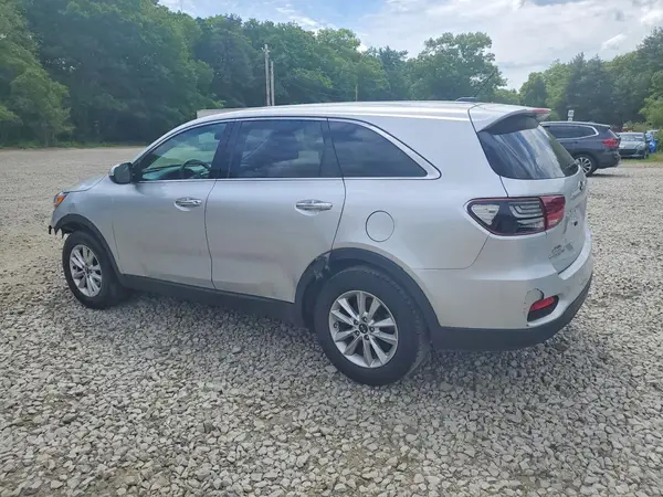 5XYPG4A32KG594890 2019 KIA SORENTO - Image 2