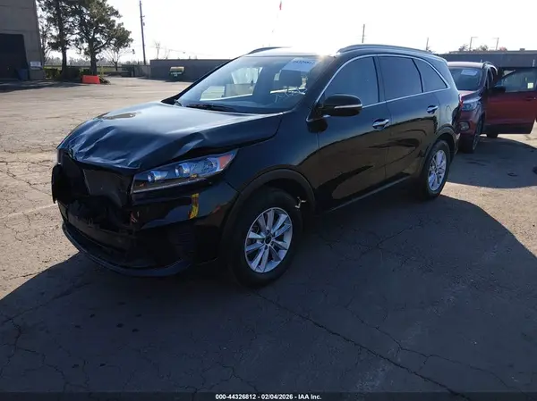 5XYPG4A32KG596543 2019 KIA SORENTO - Image 2