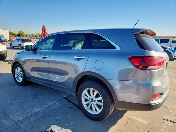5XYPG4A32KG605046 2019 KIA SORENTO - Image 2
